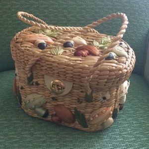 Vintage 1970s Straw Mushroom Purse